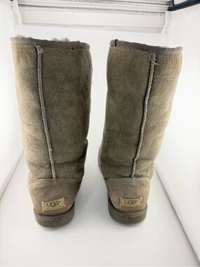 Pair of UGG Classic Tall boots in a women's size 8 Gray
